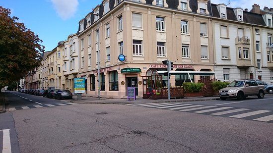 Les Glacis
