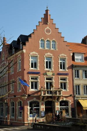 QUEEN'S Café